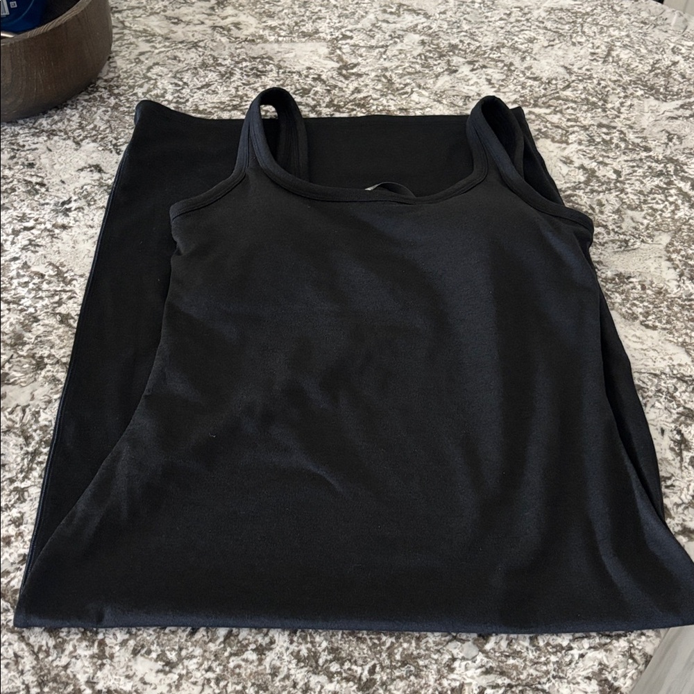 NWOT Vuori Halo Racerback Dress - Picture 5 of 6